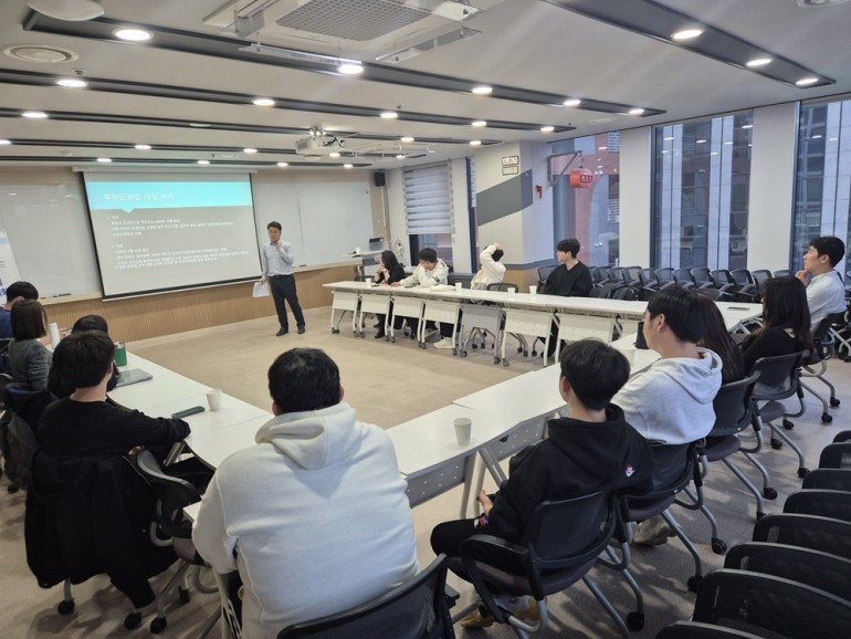 56934c7fe93dd1638e4bdbe4445bf52e_1735011