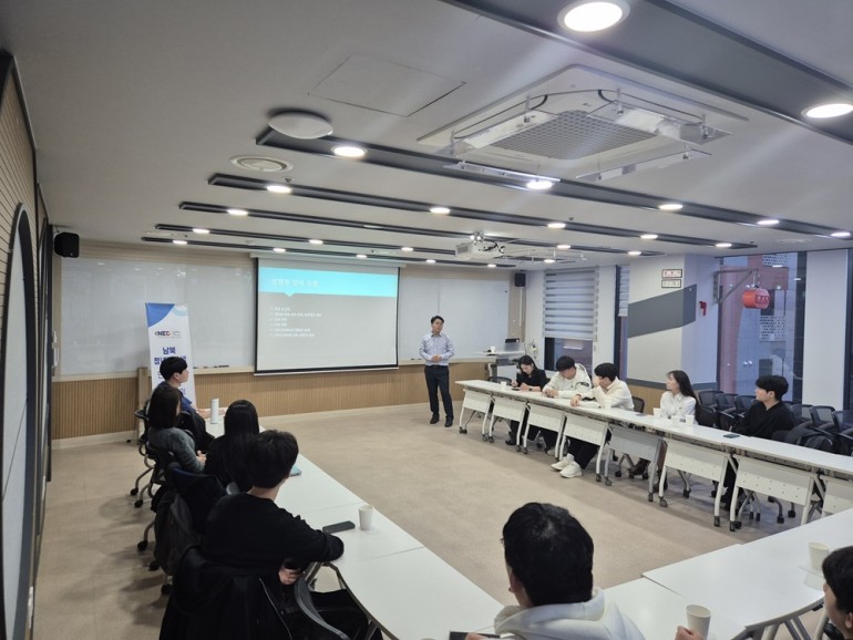 56934c7fe93dd1638e4bdbe4445bf52e_1735011